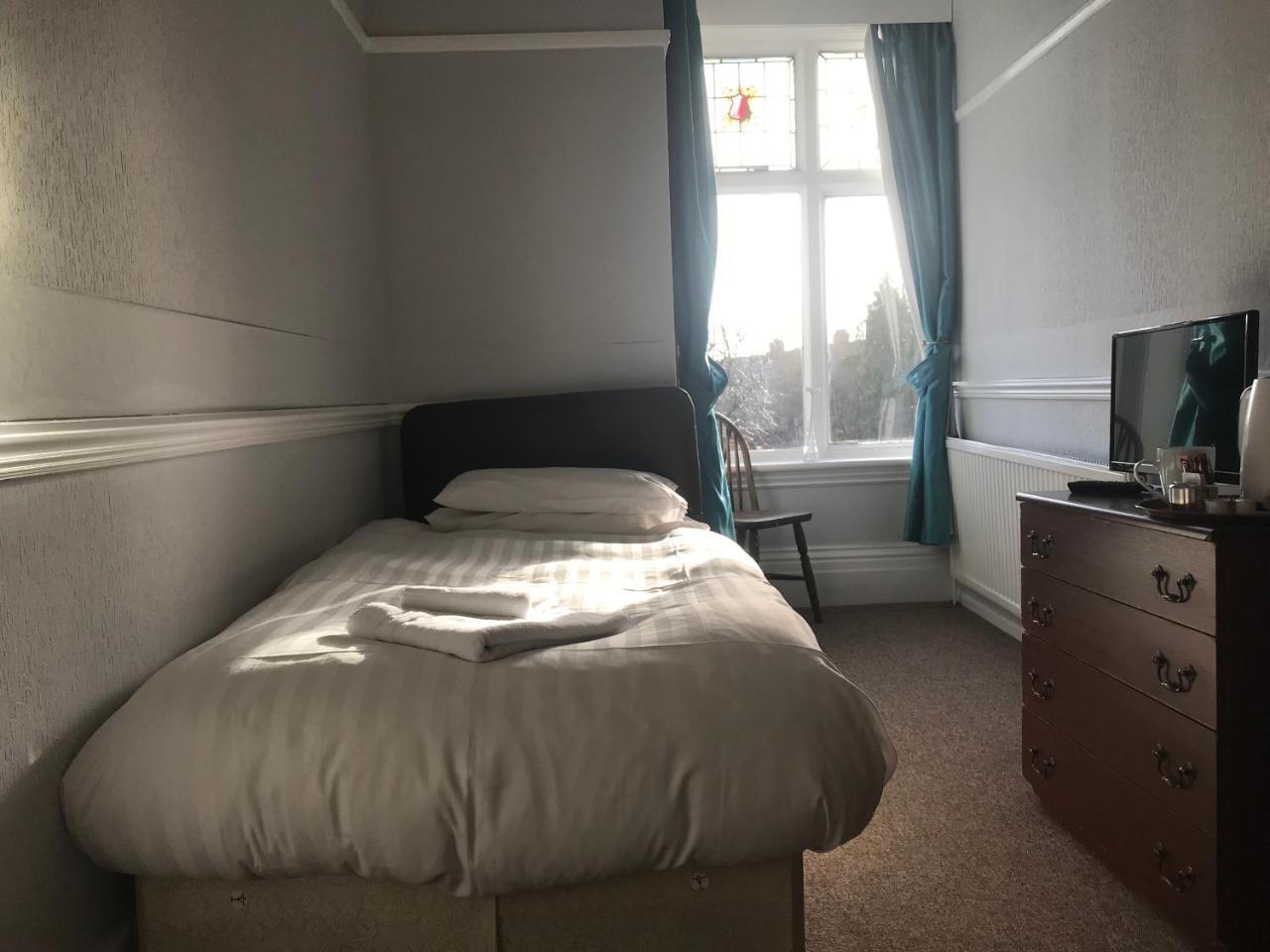 Queen Victoria Hotel Wolverhampton Esterno foto