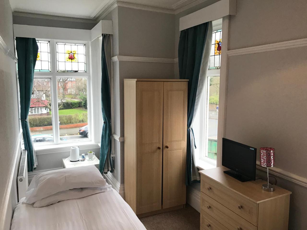 Queen Victoria Hotel Wolverhampton Esterno foto