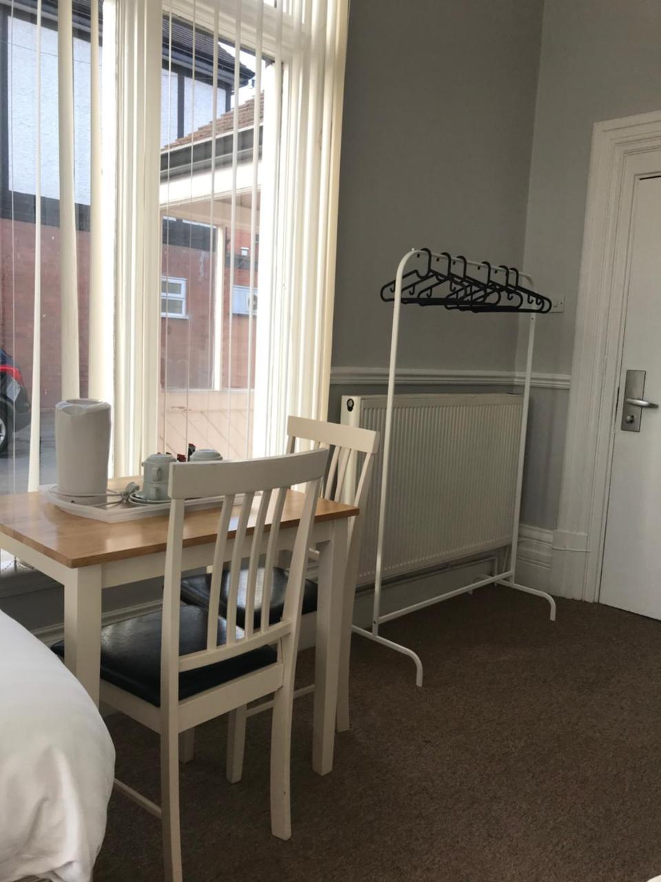 Queen Victoria Hotel Wolverhampton Esterno foto